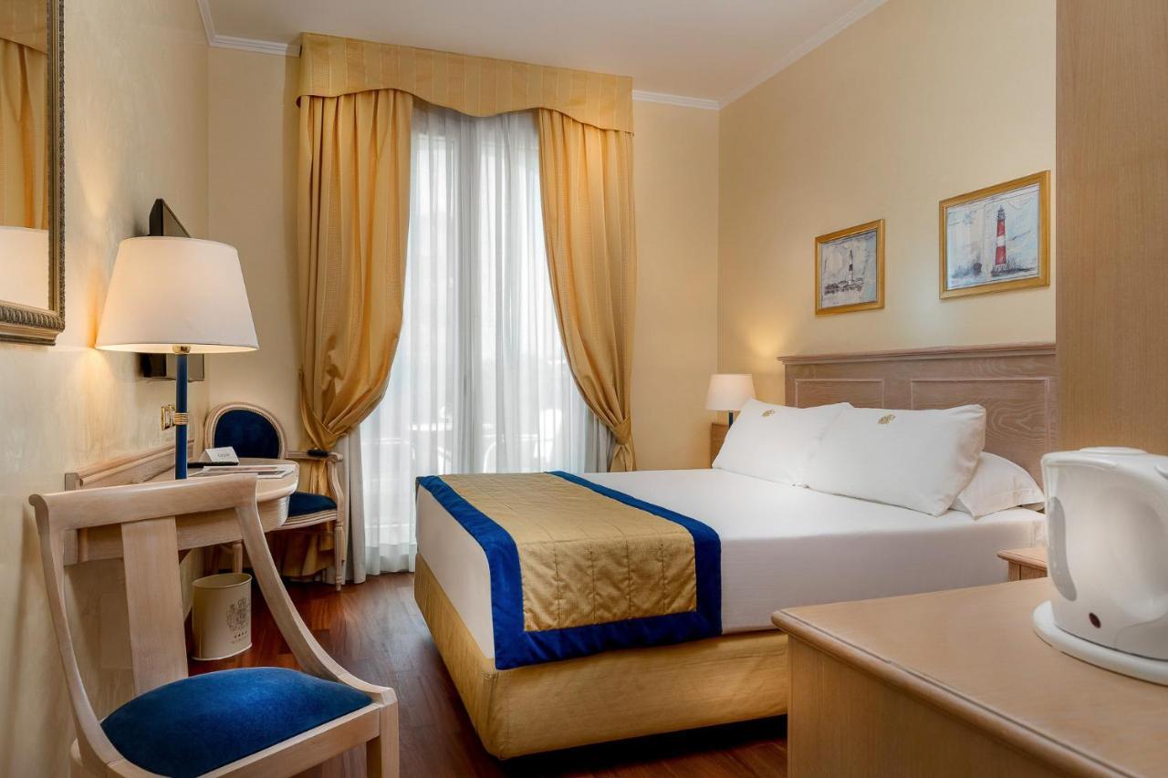 Hotel De Londres Ρίμινι Εξωτερικό φωτογραφία